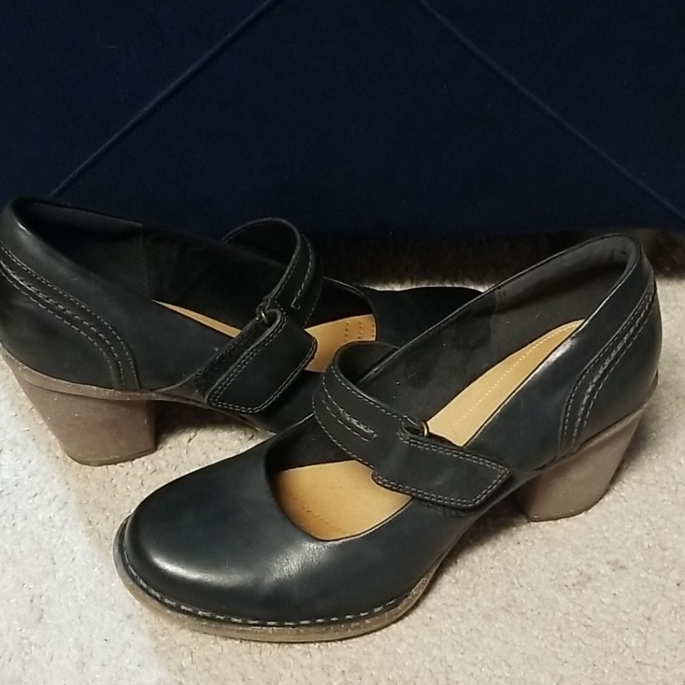 Clark's Mary Jane style heel - Picture 4 of 4